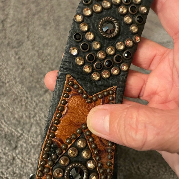 Kippys belt with Swarovski crystals. Gorgeous colors! - Picture 7 of 7